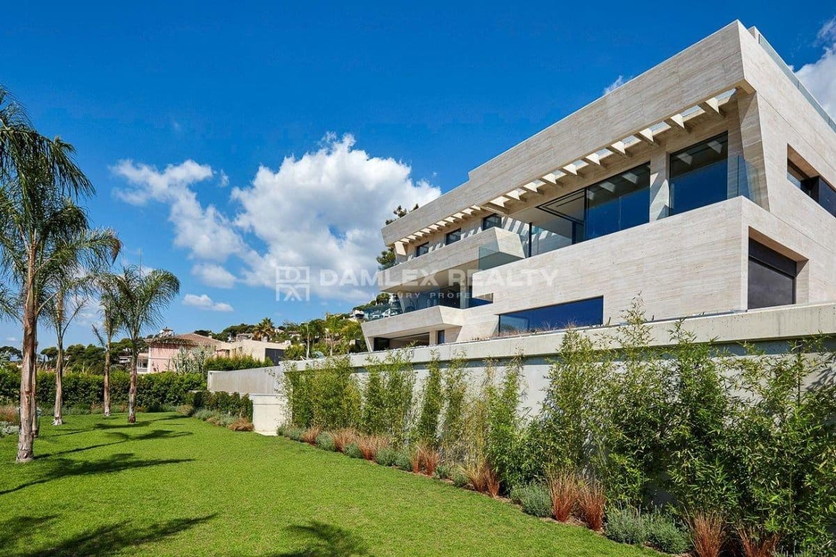 4 slaapkamer Villa te koop in Lloret de Mar met zwembad garage - € 5.000.000 (Ref: 8971333)