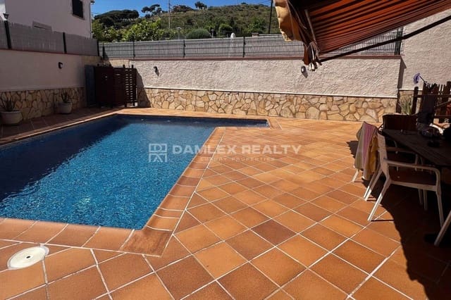 5 chambre Villa/Maison à vendre à Platja d'Aro, Castell-Platja d'Aro avec piscine - 590 000 € (Ref: 9020907)
