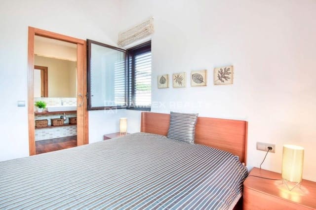 4 bedroom Villa for sale in Sant Feliu de Guíxols - € 890,000 (Ref: 9025632)