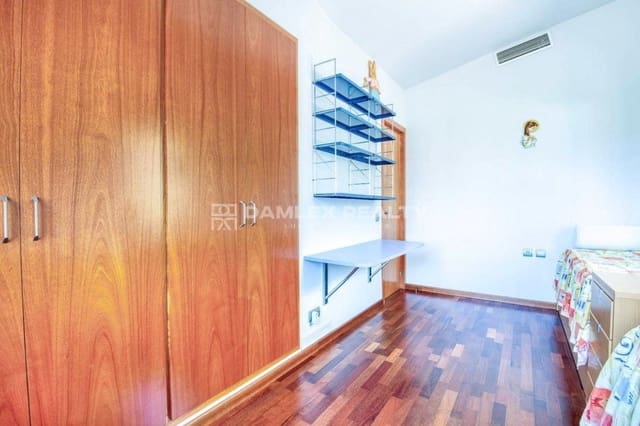 4 bedroom Villa for sale in Sant Feliu de Guíxols - € 890,000 (Ref: 9025632)