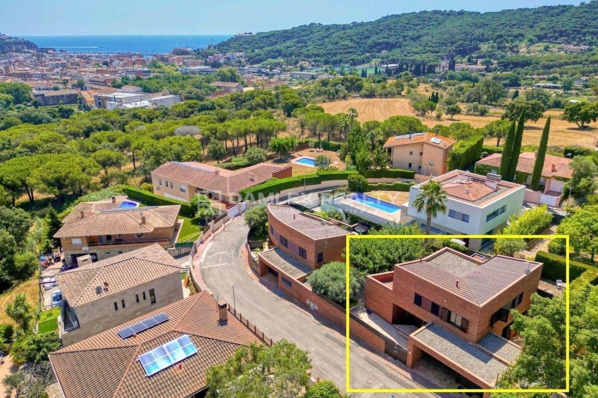 4 soveværelse Villa til salg i Sant Feliu de Guixols - € 890.000 (Ref: 9025632)