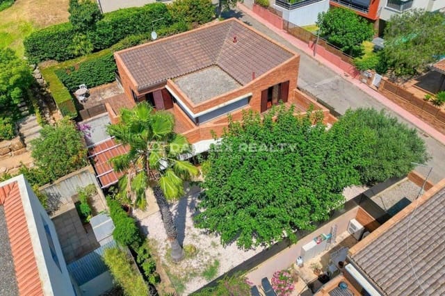 4 bedroom Villa for sale in Sant Feliu de Guíxols - € 890,000 (Ref: 9025632)