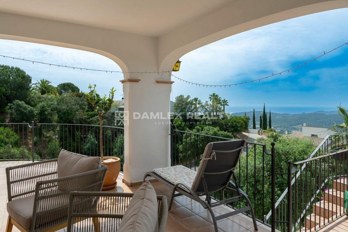 5 bedroom Villa for sale in Platja d'Aro with pool - € 1,050,000 (Ref: 9026346)