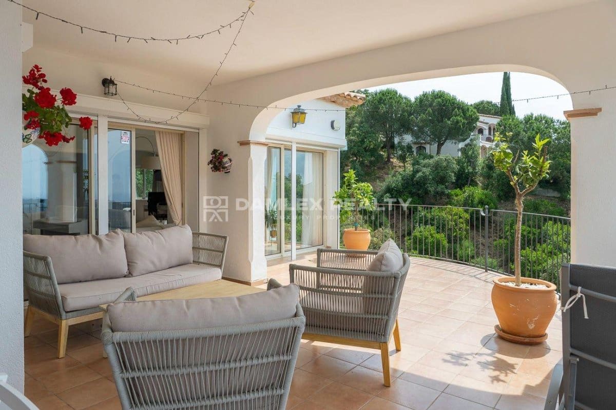 5 bedroom Villa for sale in Platja d'Aro with pool - € 1,050,000 (Ref: 9026346)