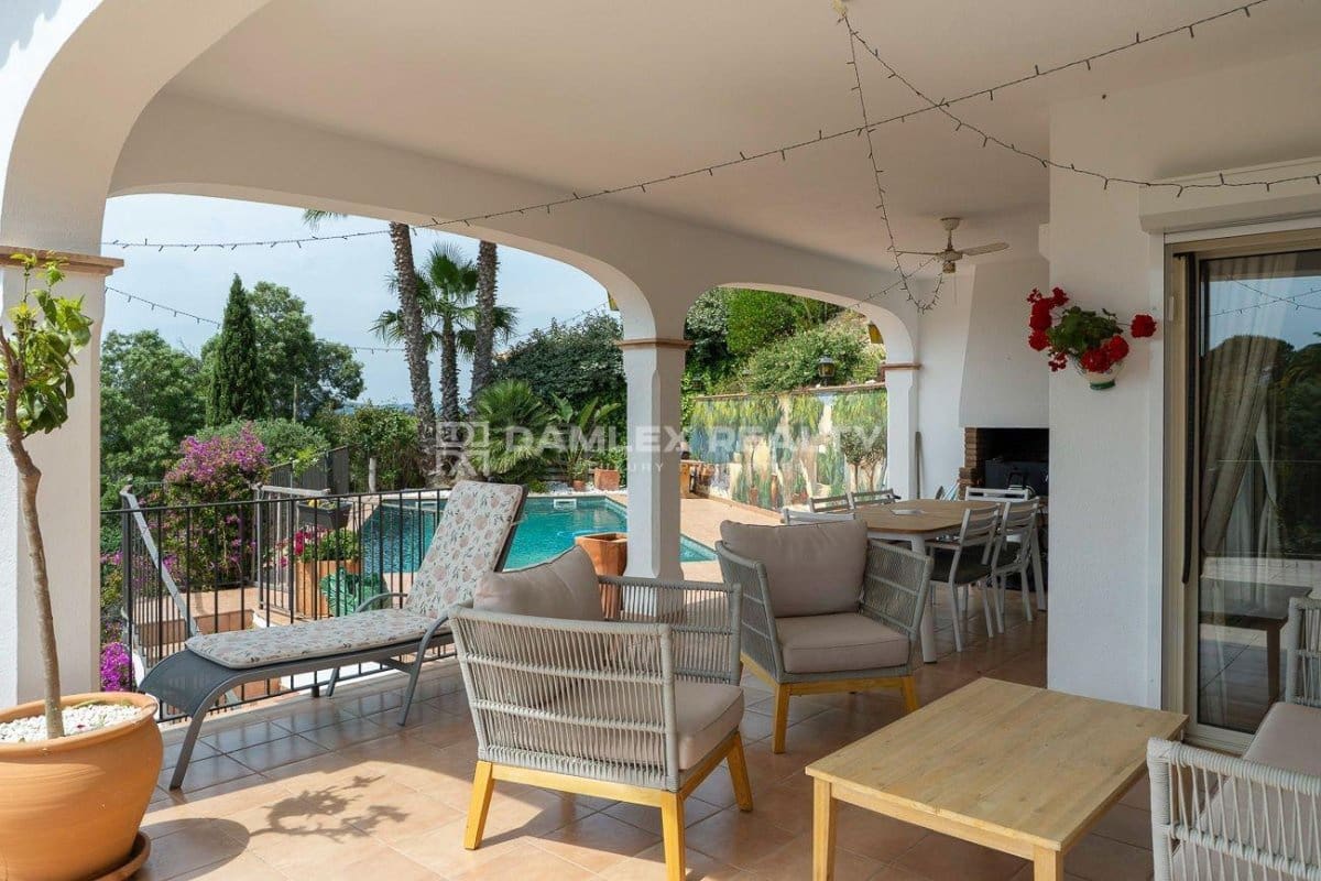 5 bedroom Villa for sale in Platja d'Aro with pool - € 1,050,000 (Ref: 9026346)