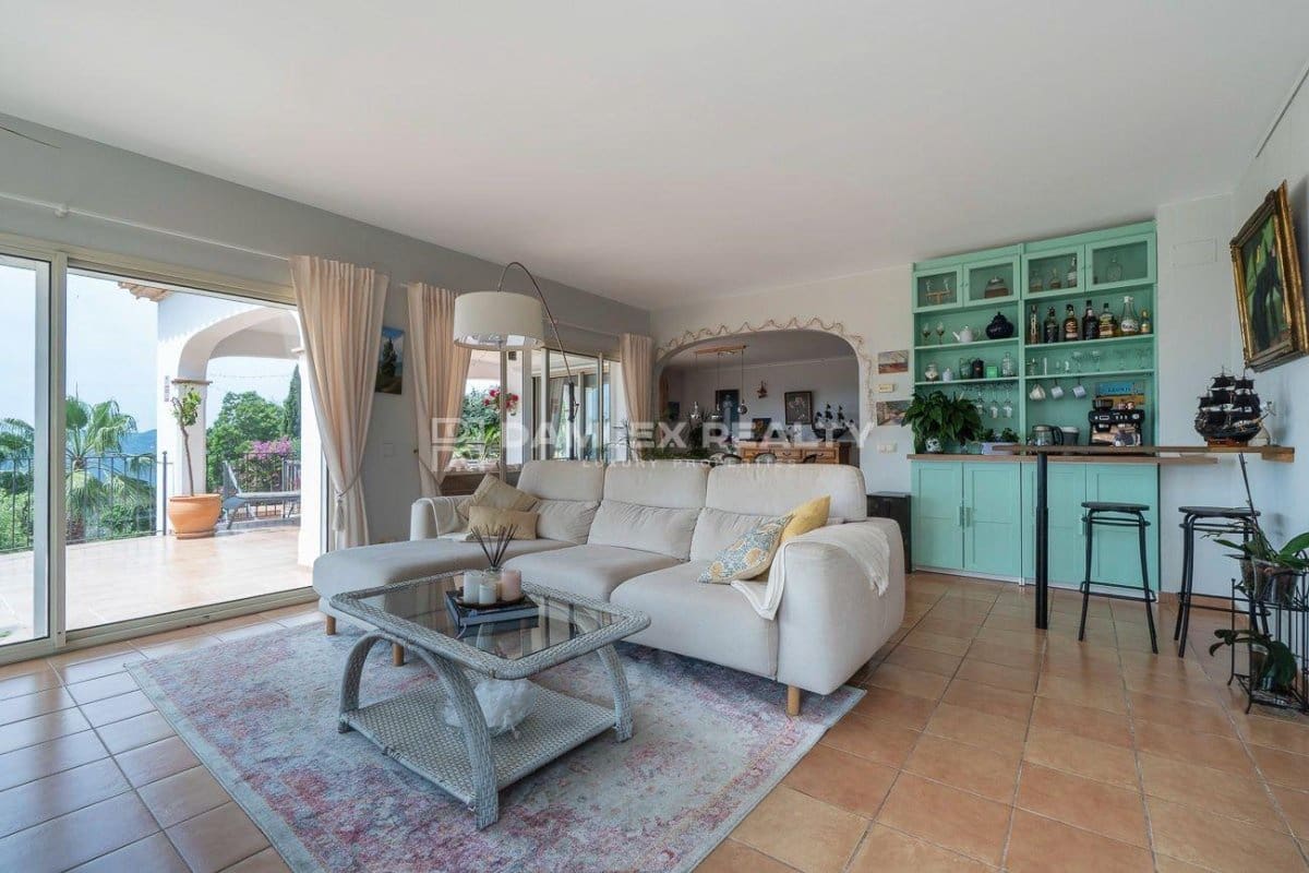5 bedroom Villa for sale in Platja d'Aro with pool - € 1,050,000 (Ref: 9026346)