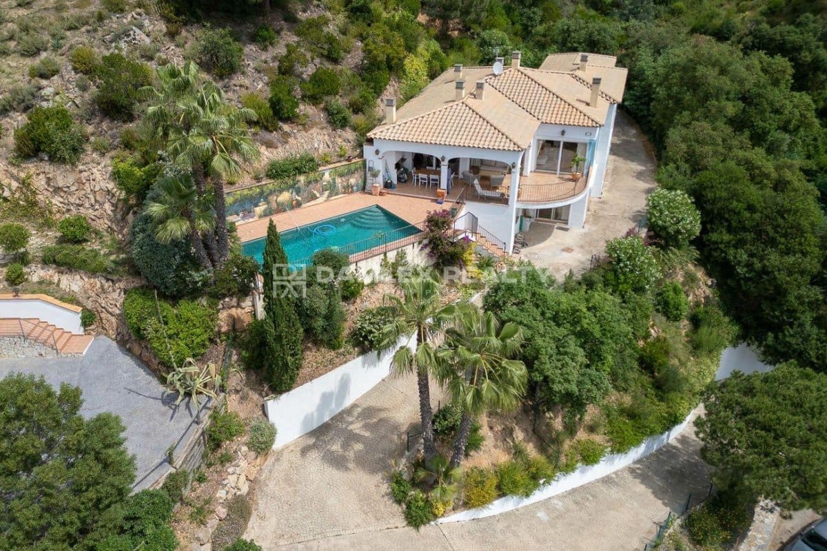 5 bedroom Villa for sale in Platja d'Aro with pool - € 1,050,000 (Ref: 9026346)