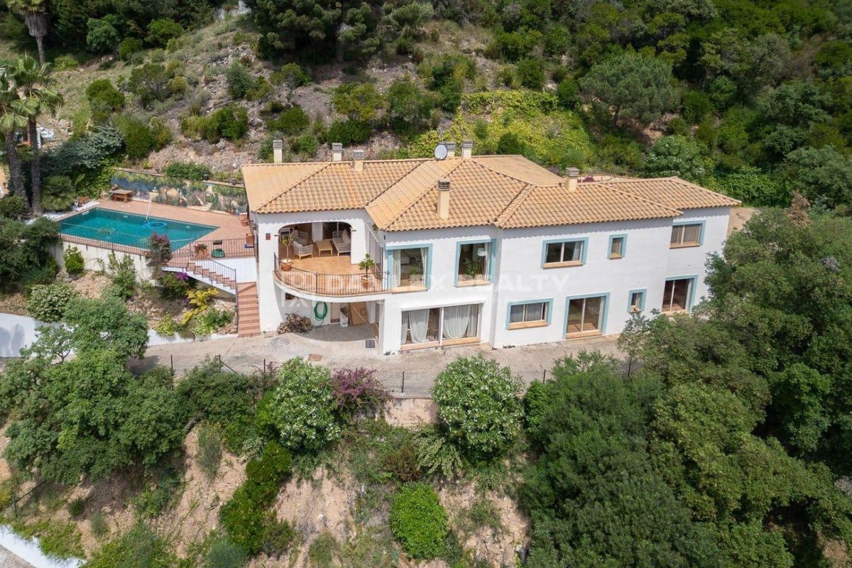 5 bedroom Villa for sale in Platja d'Aro with pool - € 1,050,000 (Ref: 9026346)