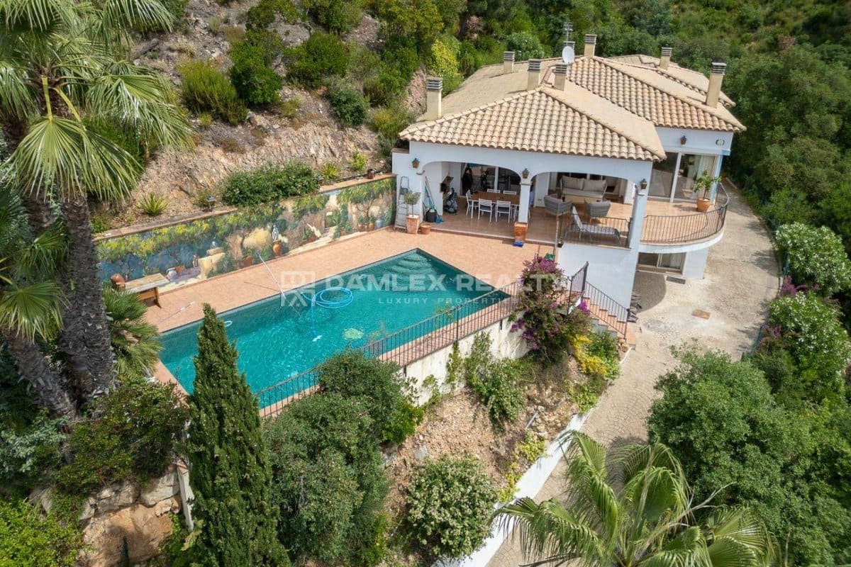 5 bedroom Villa for sale in Platja d'Aro with pool - € 1,050,000 (Ref: 9026346)