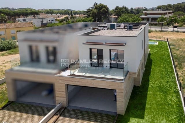 4 soveværelse Villa til salg i S'Agaro, Castell-Platja d'Aro med swimmingpool - € 1.295.000 (Ref: 9057009)