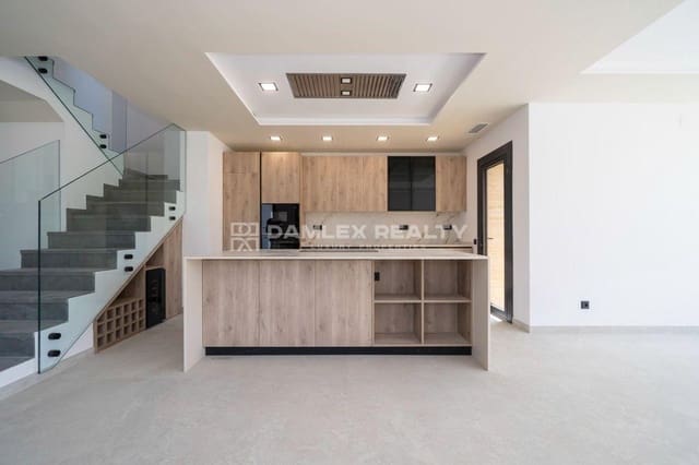 4 soveværelse Villa til salg i S'Agaro, Castell-Platja d'Aro med swimmingpool - € 1.295.000 (Ref: 9057009)