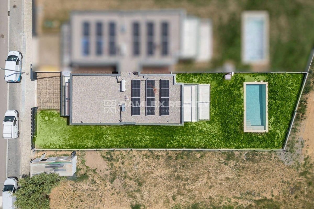4 soveværelse Villa til salg i S'Agaro med swimmingpool - € 1.295.000 (Ref: 9057009)