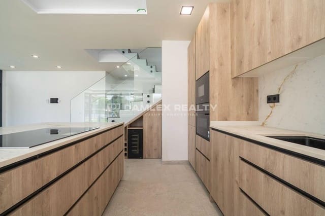 4 soveværelse Villa til salg i S'Agaro, Castell-Platja d'Aro med swimmingpool - € 1.295.000 (Ref: 9057009)