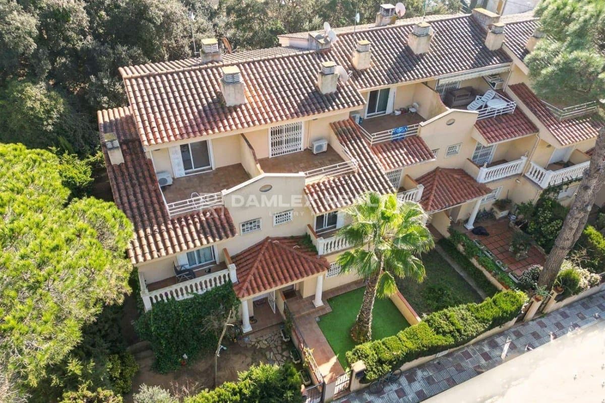 4 soveværelse Villa til salg i Platja d'Aro med swimmingpool - € 500.000 (Ref: 9072906)