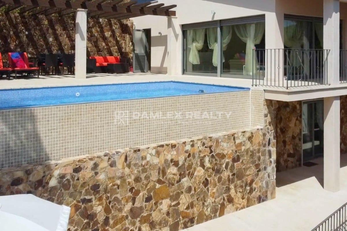 5 slaapkamer Villa te koop in Sant Feliu de Guixols met zwembad - € 3.000.000 (Ref: 9141925)
