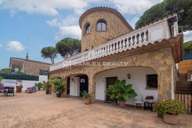 Chalet de 4 habitaciones en Platja d'Aro, Castell-Platja d'Aro en venta - 635.000 € (Ref: 9142576)