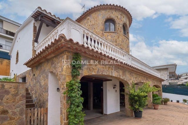 Chalet de 4 habitaciones en Platja d'Aro, Castell-Platja d'Aro en venta - 635.000 € (Ref: 9142576)