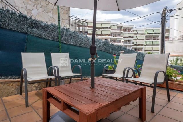 Chalet de 4 habitaciones en Platja d'Aro, Castell-Platja d'Aro en venta - 635.000 € (Ref: 9142576)