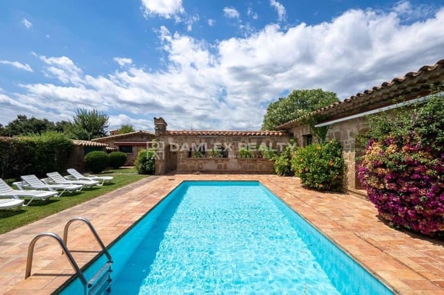 3 bedroom Villa for sale in Platja d'Aro, Castell-Platja d'Aro with pool - € 1,400,000 (Ref: 9145817)