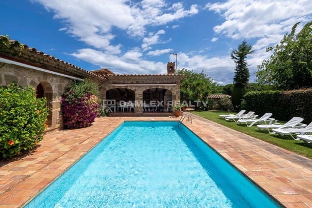 3 bedroom Villa for sale in Platja d'Aro, Castell-Platja d'Aro with pool - € 1,400,000 (Ref: 9145817)