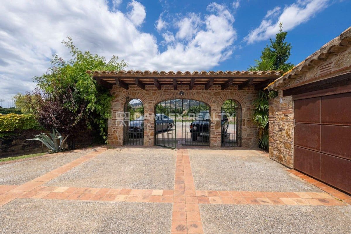 3 sypialnia Willa na sprzedaż w Platja d'Aro z basenem - 1 400 000 € (Ref: 9145817)