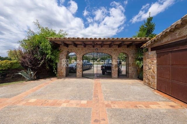 3 bedroom Villa for sale in Platja d'Aro, Castell-Platja d'Aro with pool - € 1,400,000 (Ref: 9145817)