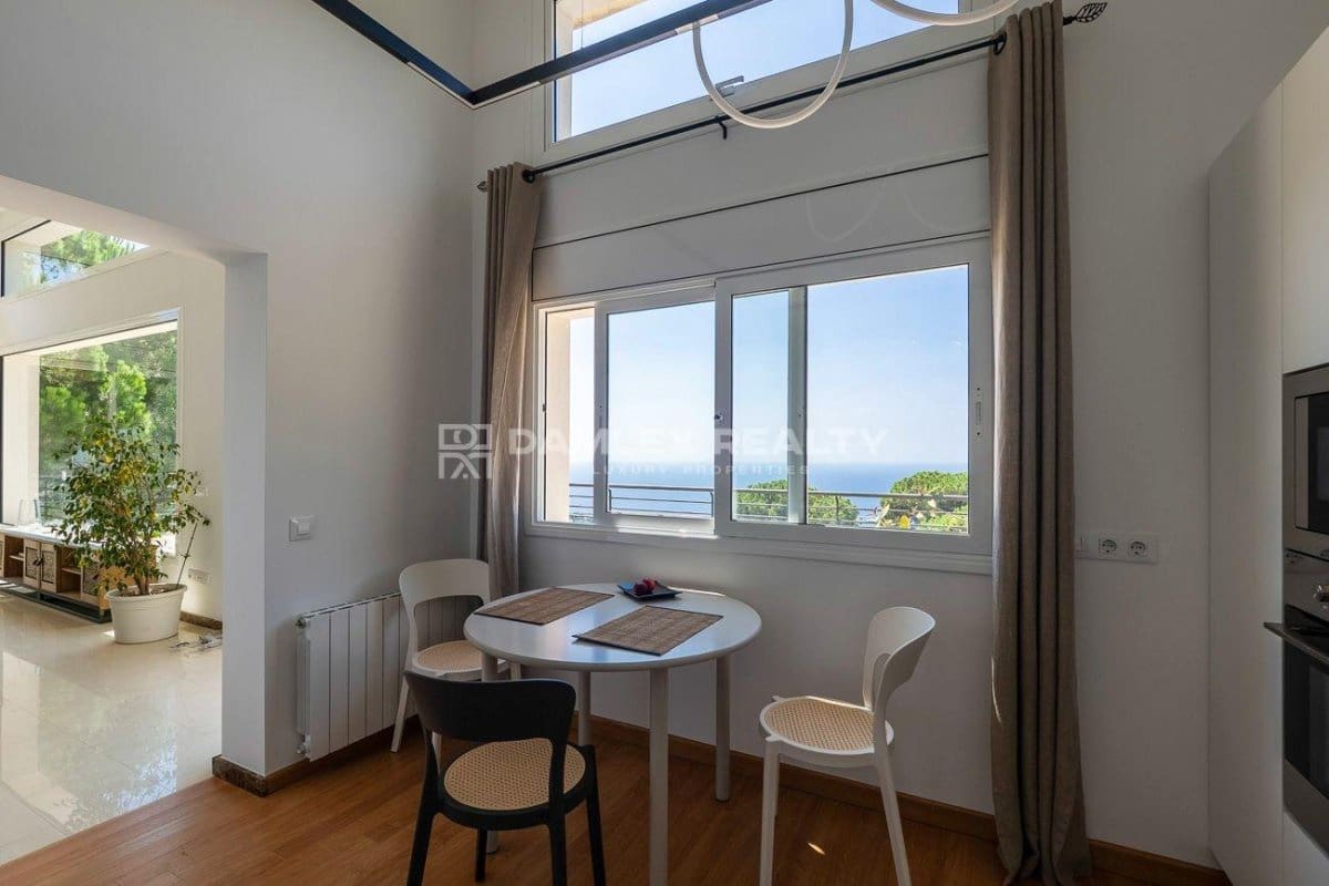 5 soveværelse Villa til salg i Lloret de Mar med swimmingpool garage - € 950.000 (Ref: 9152729)