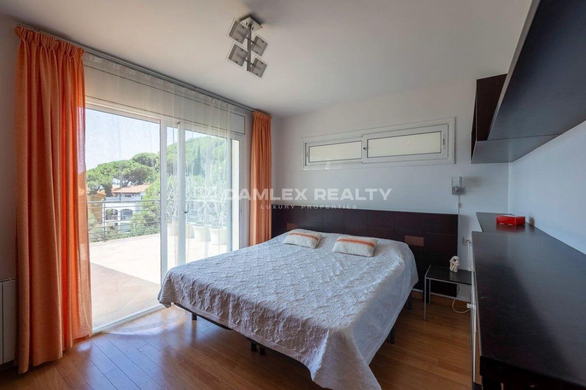 5 soveværelse Villa til salg i Lloret de Mar med swimmingpool garage - € 950.000 (Ref: 9152729)