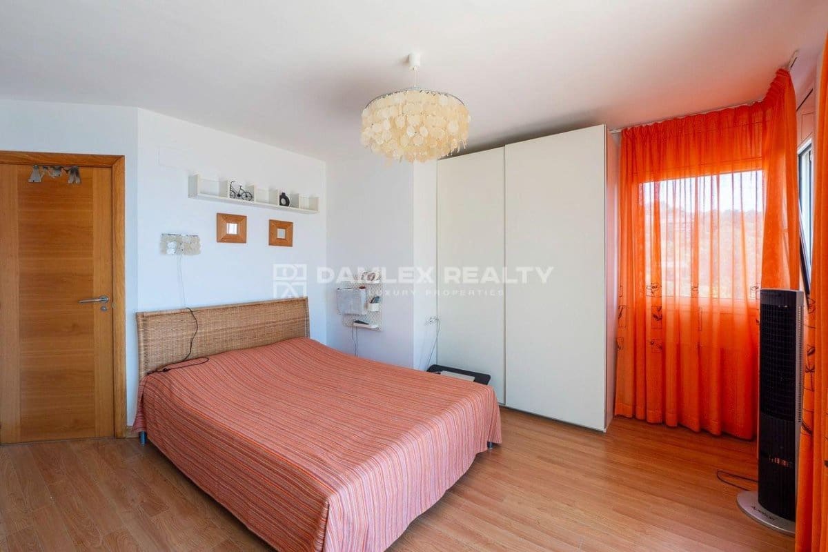 5 soveværelse Villa til salg i Lloret de Mar med swimmingpool garage - € 950.000 (Ref: 9152729)