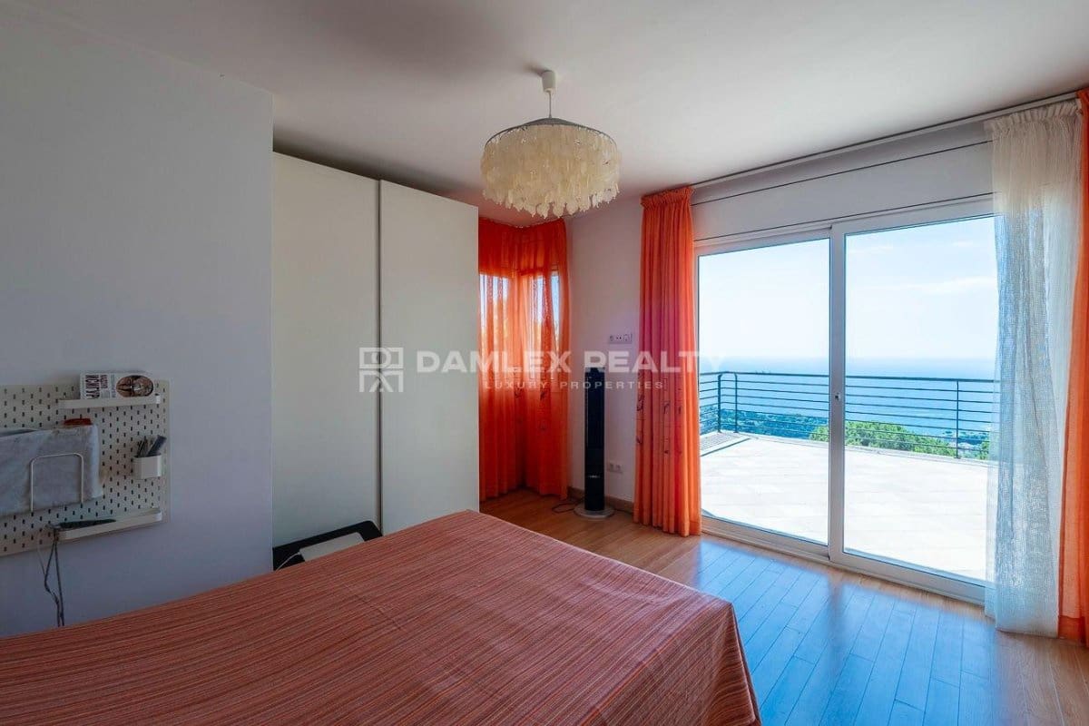 5 soveværelse Villa til salg i Lloret de Mar med swimmingpool garage - € 950.000 (Ref: 9152729)