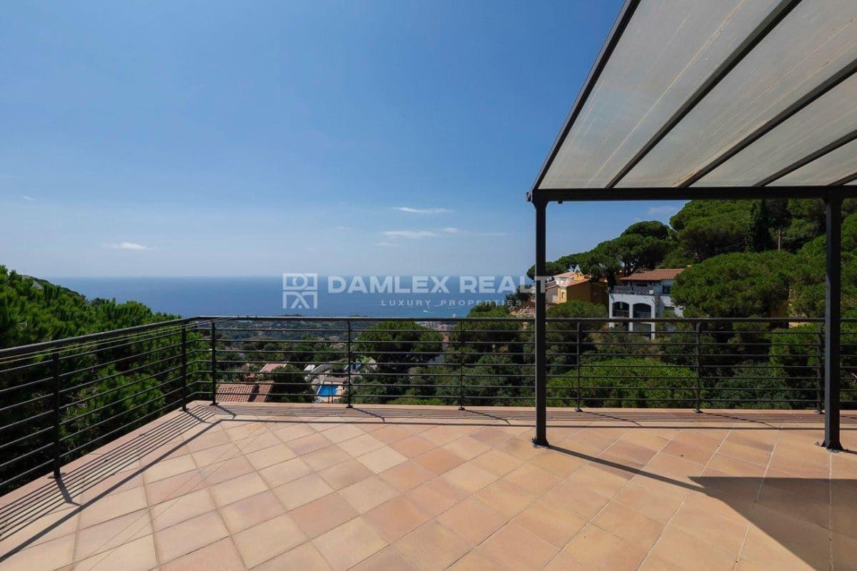 5 soveværelse Villa til salg i Lloret de Mar med swimmingpool garage - € 950.000 (Ref: 9152729)