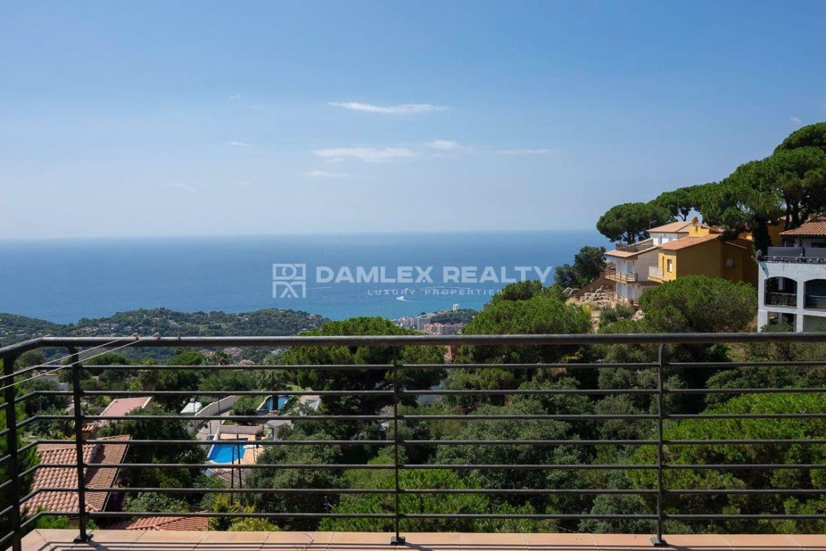 5 soveværelse Villa til salg i Lloret de Mar med swimmingpool garage - € 950.000 (Ref: 9152729)
