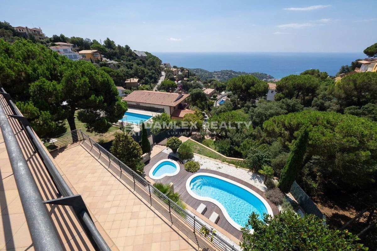 5 soveværelse Villa til salg i Lloret de Mar med swimmingpool garage - € 950.000 (Ref: 9152729)
