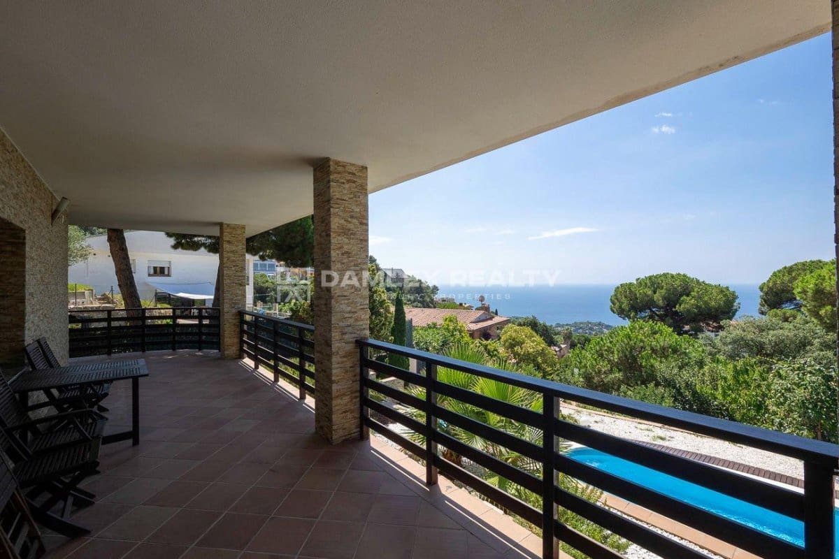 5 soveværelse Villa til salg i Lloret de Mar med swimmingpool garage - € 950.000 (Ref: 9152729)