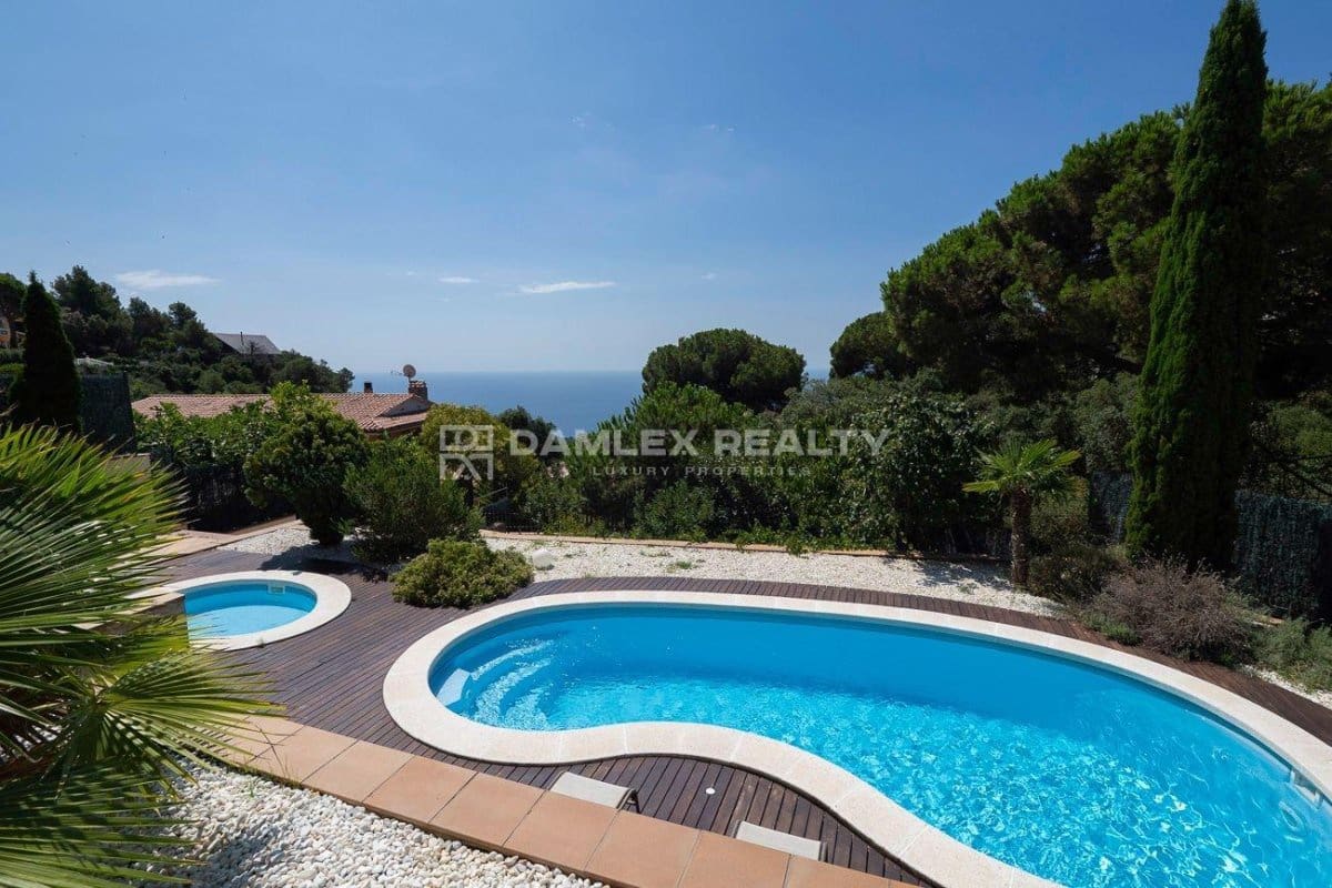 5 soveværelse Villa til salg i Lloret de Mar med swimmingpool garage - € 950.000 (Ref: 9152729)