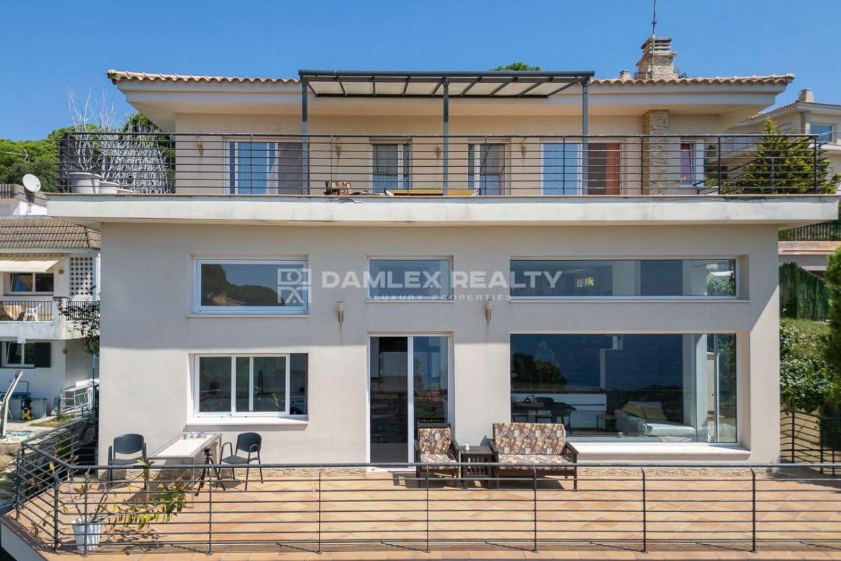 5 soveværelse Villa til salg i Lloret de Mar med swimmingpool garage - € 950.000 (Ref: 9152729)
