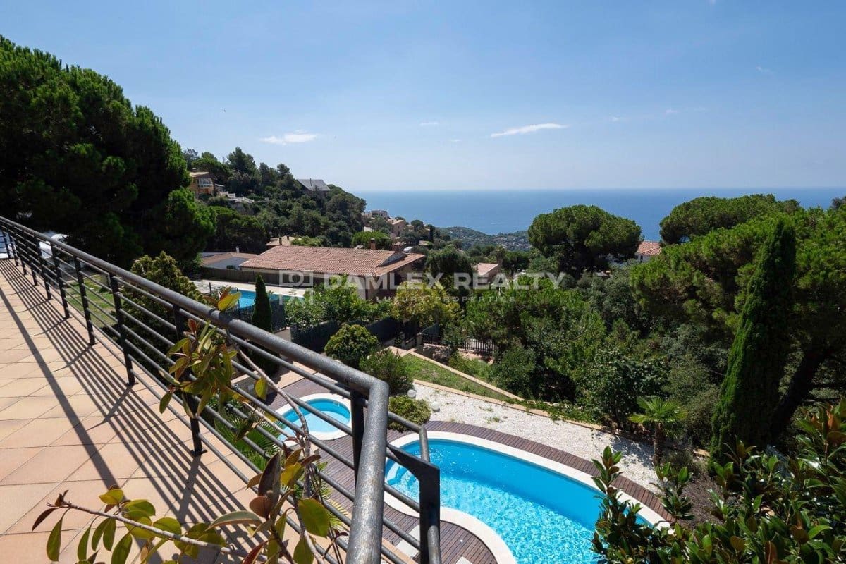 5 soveværelse Villa til salg i Lloret de Mar med swimmingpool garage - € 950.000 (Ref: 9152729)