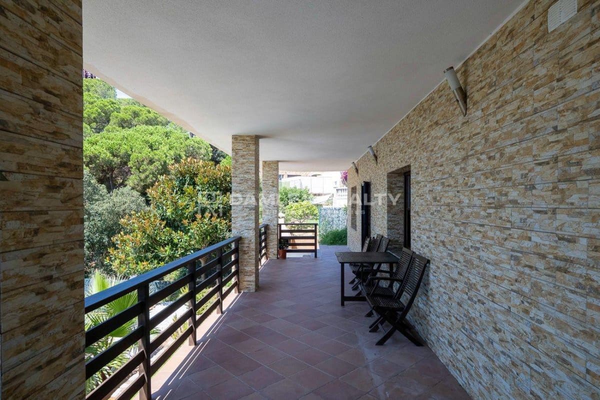 5 soveværelse Villa til salg i Lloret de Mar med swimmingpool garage - € 950.000 (Ref: 9152729)