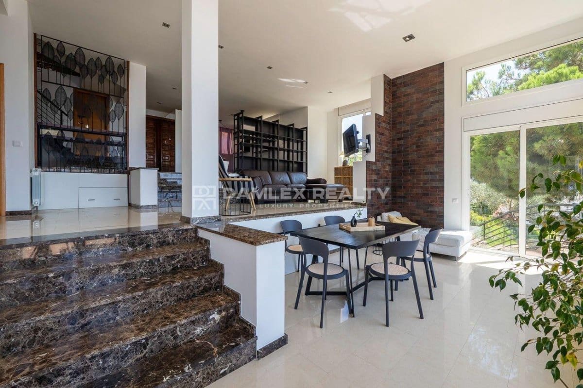 5 soveværelse Villa til salg i Lloret de Mar med swimmingpool garage - € 950.000 (Ref: 9152729)