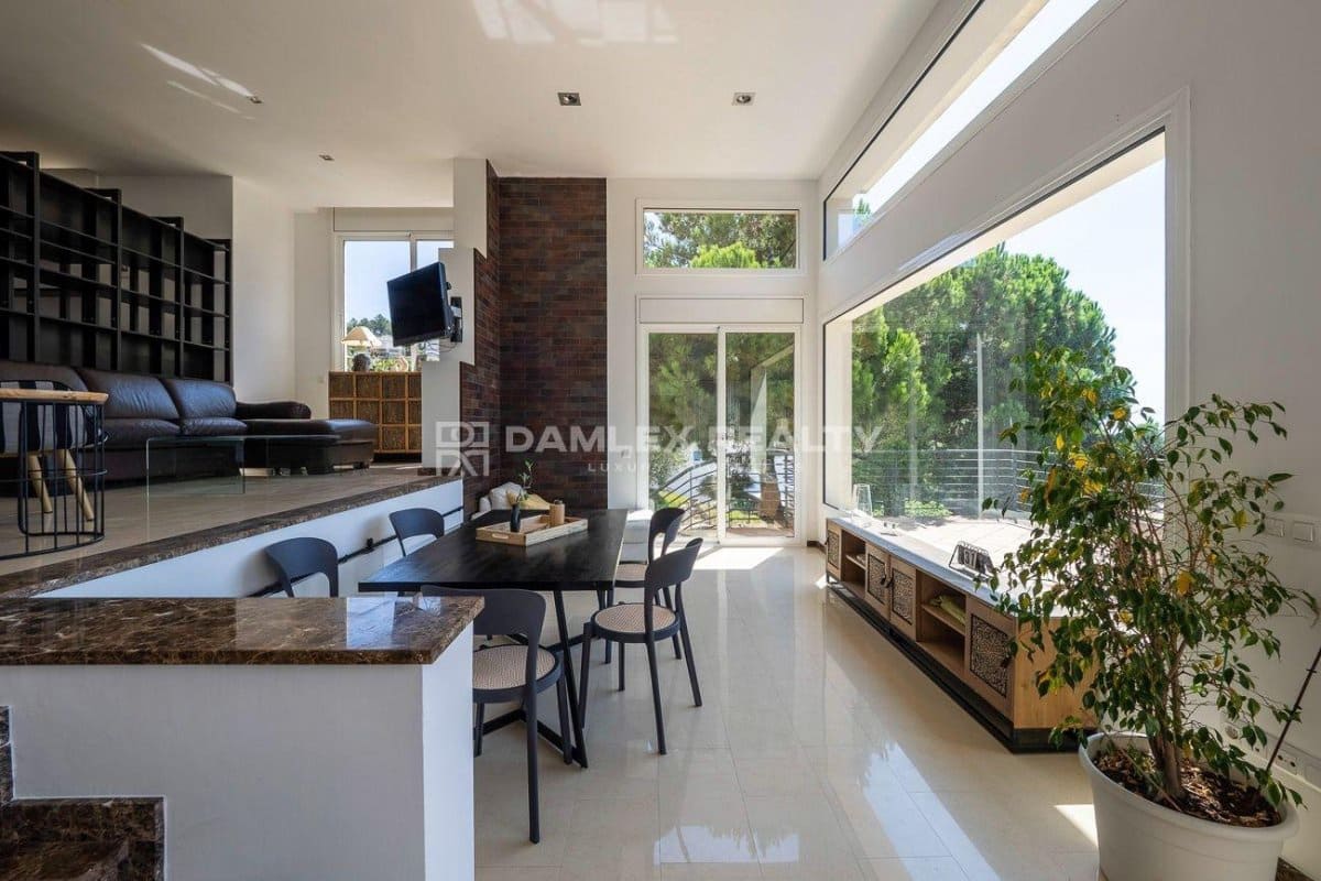 5 soveværelse Villa til salg i Lloret de Mar med swimmingpool garage - € 950.000 (Ref: 9152729)