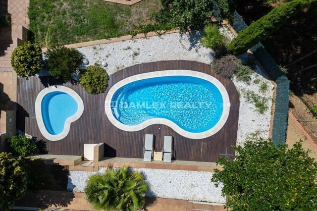 5 chambre Villa/Maison à vendre à Lloret de Mar avec piscine garage - 950 000 € (Ref: 9152729)