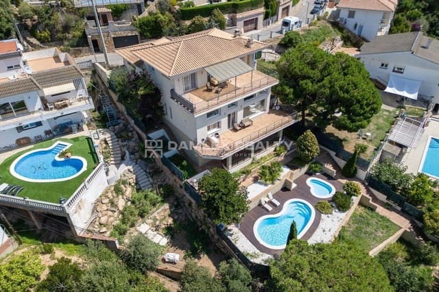 5 chambre Villa/Maison à vendre à Lloret de Mar avec piscine garage - 950 000 € (Ref: 9152729)
