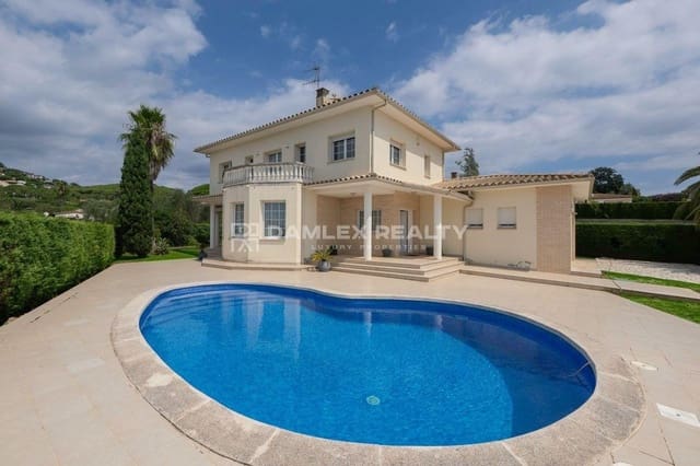 4 soveværelse Villa til salg i Platja d'Aro, Castell-Platja d'Aro med swimmingpool - € 1.250.000 (Ref: 9154439)