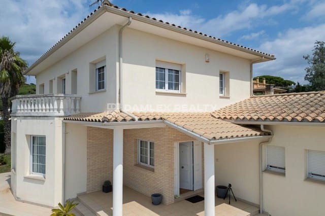 4 soveværelse Villa til salg i Platja d'Aro, Castell-Platja d'Aro med swimmingpool - € 1.250.000 (Ref: 9154439)