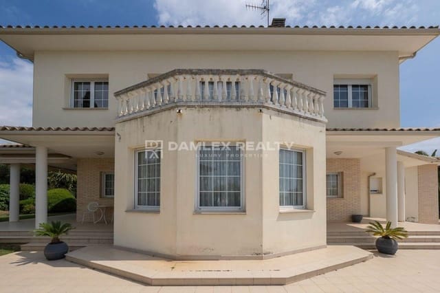 4 soveværelse Villa til salg i Platja d'Aro, Castell-Platja d'Aro med swimmingpool - € 1.250.000 (Ref: 9154439)