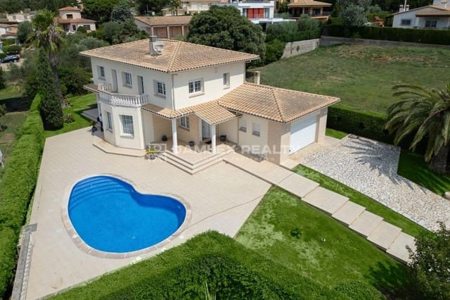 4 soveværelse Villa til salg i Platja d'Aro, Castell-Platja d'Aro med swimmingpool - € 1.250.000 (Ref: 9154439)