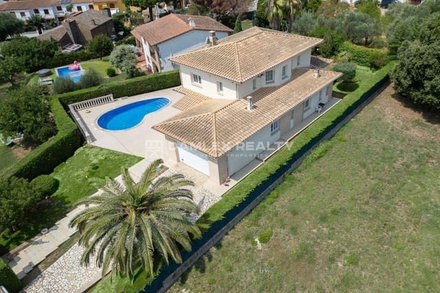 4 soveværelse Villa til salg i Platja d'Aro, Castell-Platja d'Aro med swimmingpool - € 1.250.000 (Ref: 9154439)