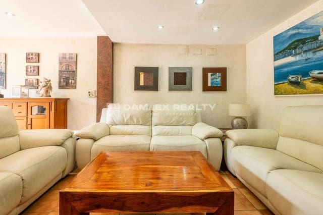 3 bedroom Villa for sale in Platja d'Aro, Castell-Platja d'Aro - € 425,000 (Ref: 9166626)