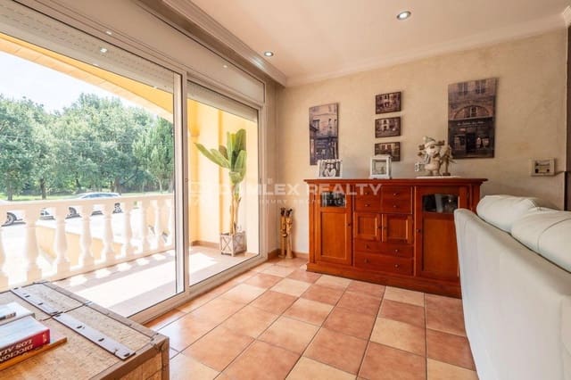 3 bedroom Villa for sale in Platja d'Aro, Castell-Platja d'Aro - € 425,000 (Ref: 9166626)