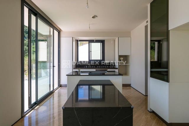 4 slaapkamer Villa te koop in Platja d'Aro, Castell-Platja d'Aro met zwembad - € 2.500.000 (Ref: 9191831)